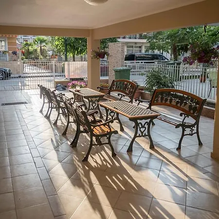 Apartmanhotel Zachos 3*